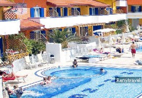 vstup z apartm�nu rovnu do baz�nu