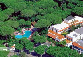 hotel PINETA v p�niovom h�ji z vt��ej perspekt�vy