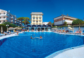 hotel CAMBRIDGE baz�n