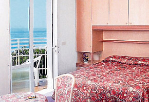 hotel CAMBRIDGE izba s v�h�adom na more