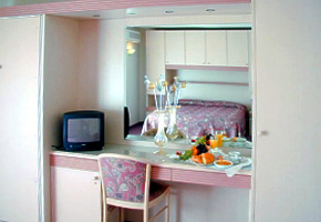 hotel CAMBRIDGE izba inter�r
