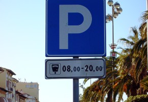 platene od 8hod do 20 hod, medzi 20 hod v�er a 8hod ranoo jeparkovanie zdarma