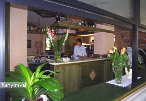 hotel KYRTON bar