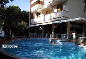 hotel KYRTON baz�n