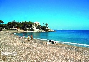 pl� pred hotelom PIEROLLI