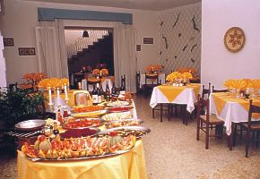 hotel lord byron re�taur�cia