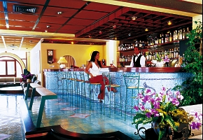 TRITONE bar
