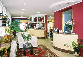 hotel De la Ville cafe