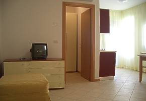 rezidencia diani beach ob�vacia miestnos� s kuchynkou