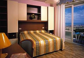 hotel jet izba s v�h�adom na more