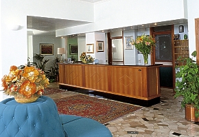 hotel london recepcia