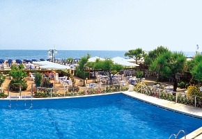 hotel SVEZIA & SCANDINAVIAbaz�n pred hotelom