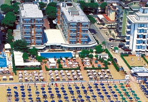 hotel SVEZIA & SCANDINAVIA ved�a seba tvoria jeden komplex