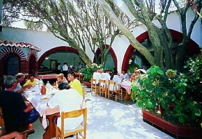 villaggio SAYONARA CLUB vonkaj�ia re�taur�cia