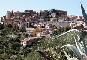 Kamp�nia tipick� architekt�ra