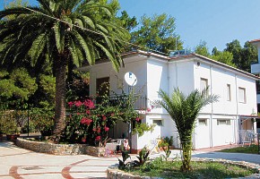villaggio CERULLO�S ved�aj�ia budova