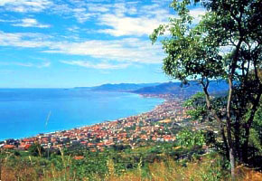 poh�ad z kopca nad Pietra Ligure
