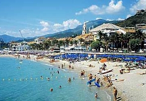 letn� turistick� stredisko Pietra Ligure
