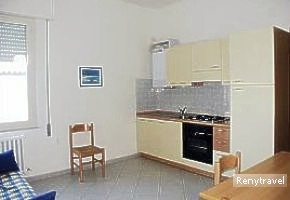apartm�ny VIA NIZZA ob�vacia miestnos� s kuchy�ou