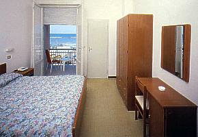 hotel pironi izba s v�h�adom na more