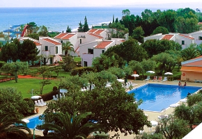 villaggio Naxos Beach Resort okolit� vilky - poh�ad z hotela