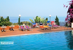 hotel VILLA ESPERIA baz�n so servisom a v�h�ad na more