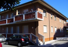 apartm�ny Marina di Massa s parkoviskom