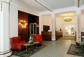 hotel PALACE vstupn� hala s recepciou