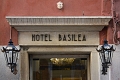Hotel Basilea, Bentky